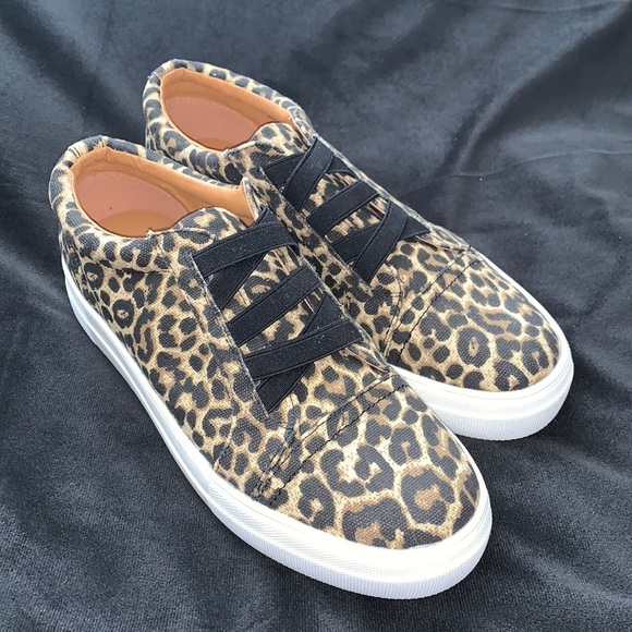 report rowdy platform sneaker